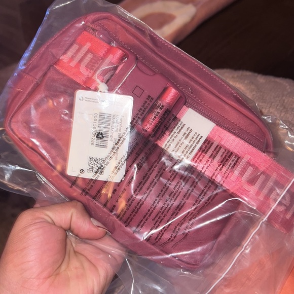 Lululemon Everywhere Belt Bag 1L washed mauve/sakura pink white - Picture 5 of 5